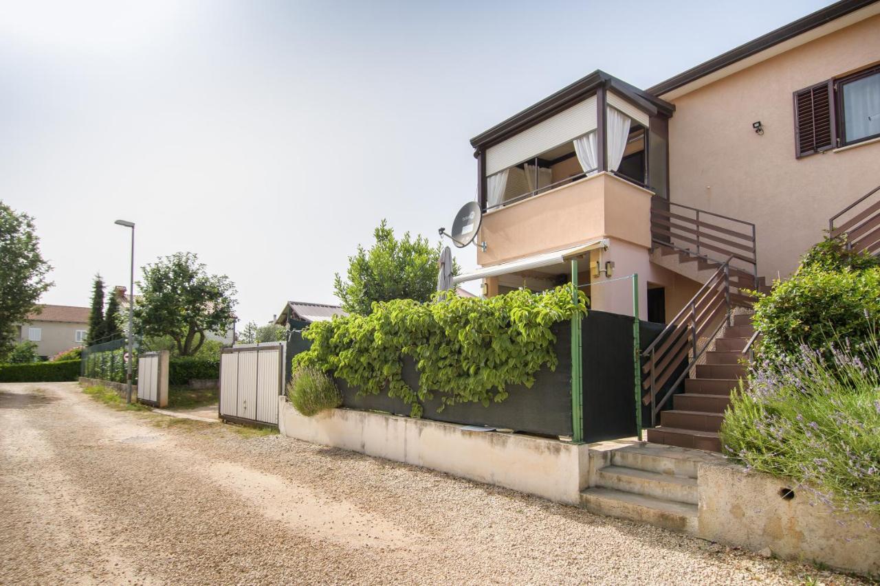 Apartman Alba Karigador Luaran gambar