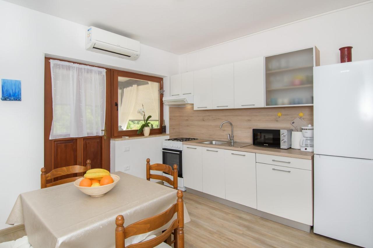 Apartman Alba Karigador Luaran gambar