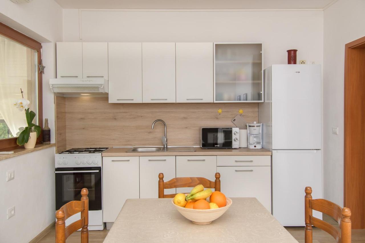 Apartman Alba Karigador Luaran gambar